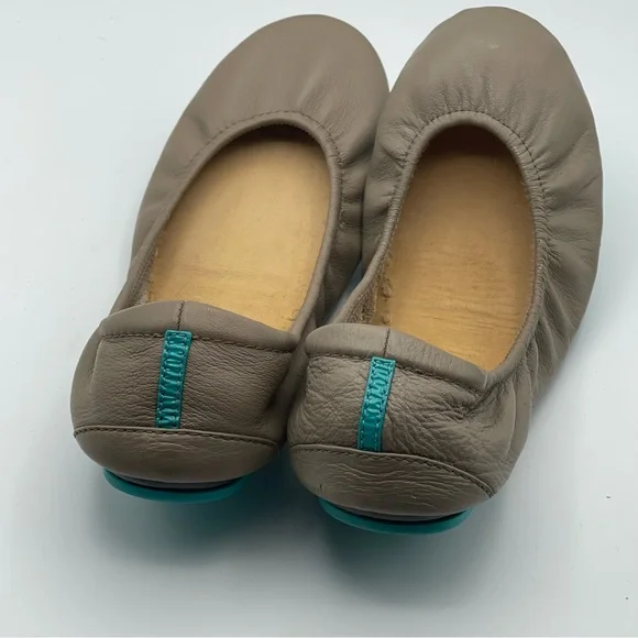 Taupe Tieks size 7 Classic Leather Ballet Flats - Picture 5 of 13